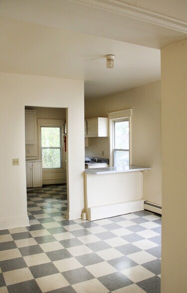Building Photo - 122 North St