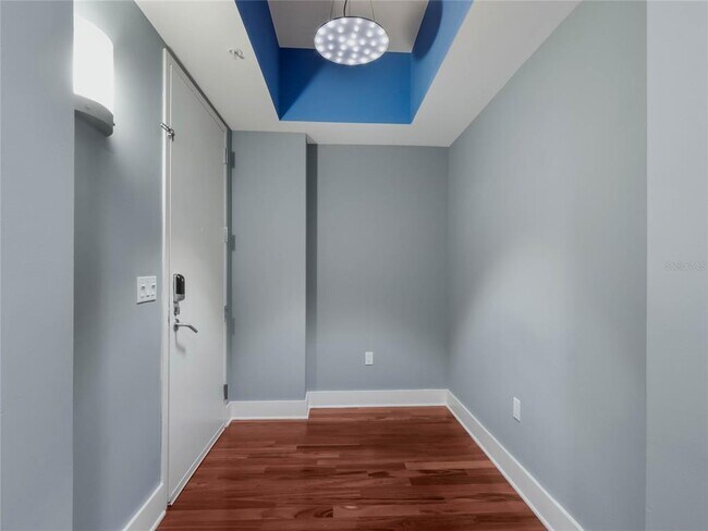 Building Photo - 260 S Osceola Ave