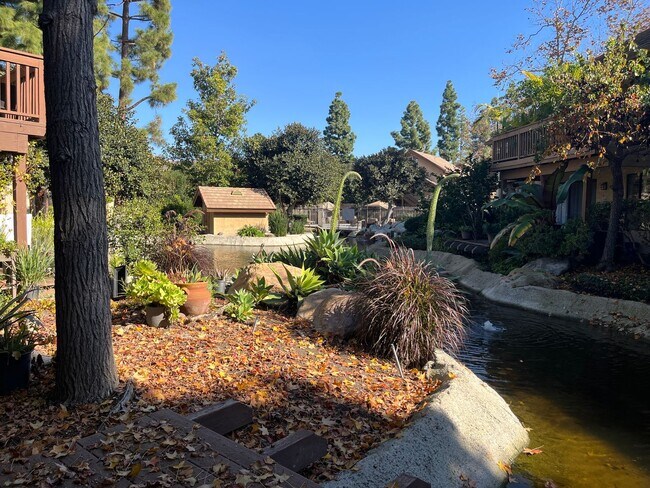 Building Photo - 2 bedroom, 1.5 bath townhouse in the heart of Irvine!