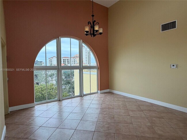 Building Photo - 107 Mendoza Ave