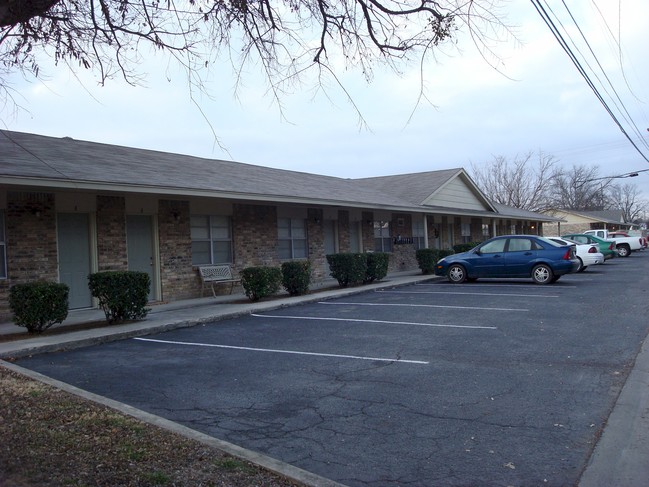 Building Photo - Good Shepherd Brownwood Apartment Community