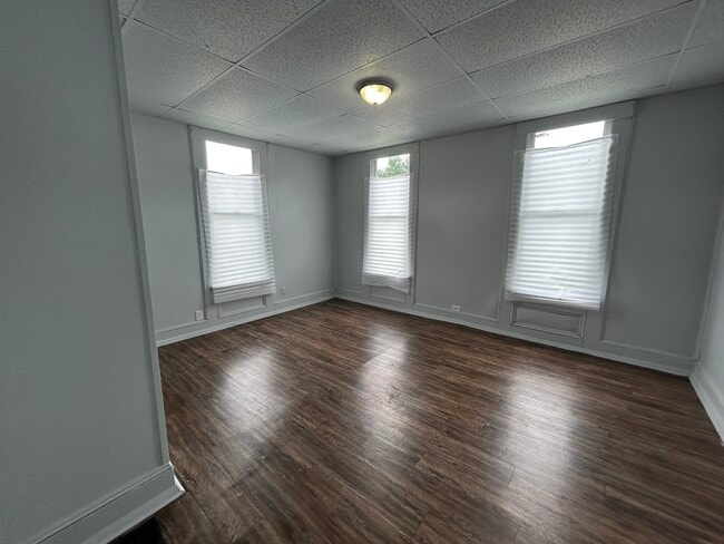 Building Photo - 511 N Jackson St
