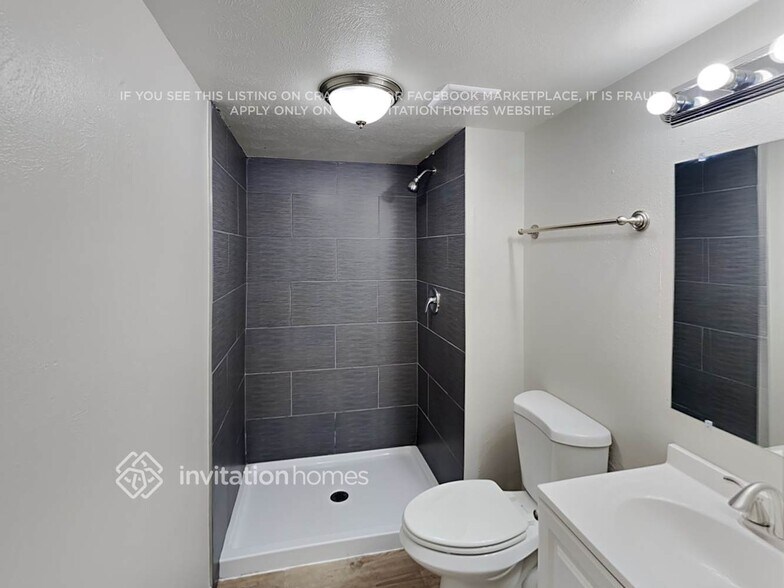 Building Photo - 5731 W 75th Pl