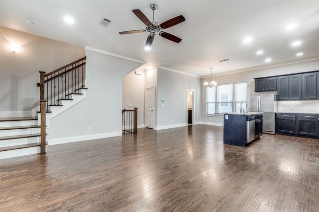 Building Photo - 4323 Dickason Ave