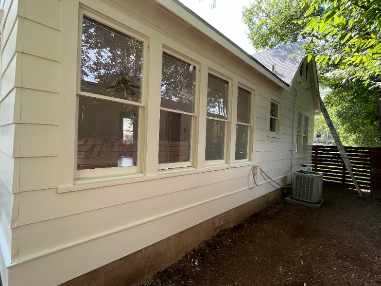 Building Photo - 9100 Georgian Dr
