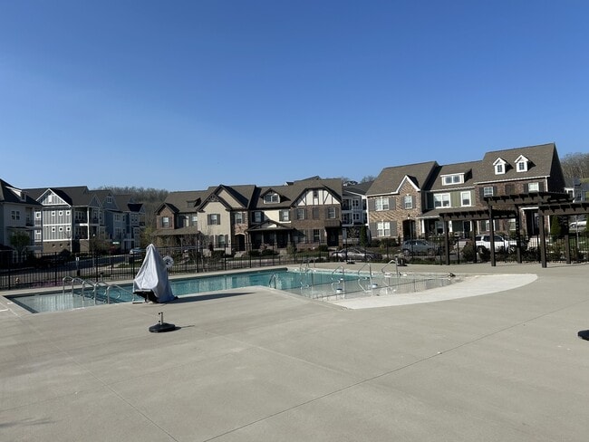 Building Photo - 1630 Shadow Green Dr