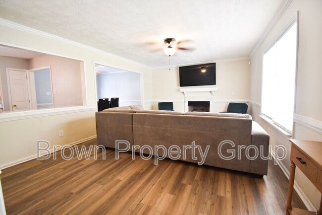 Building Photo - 624 Porter Rd