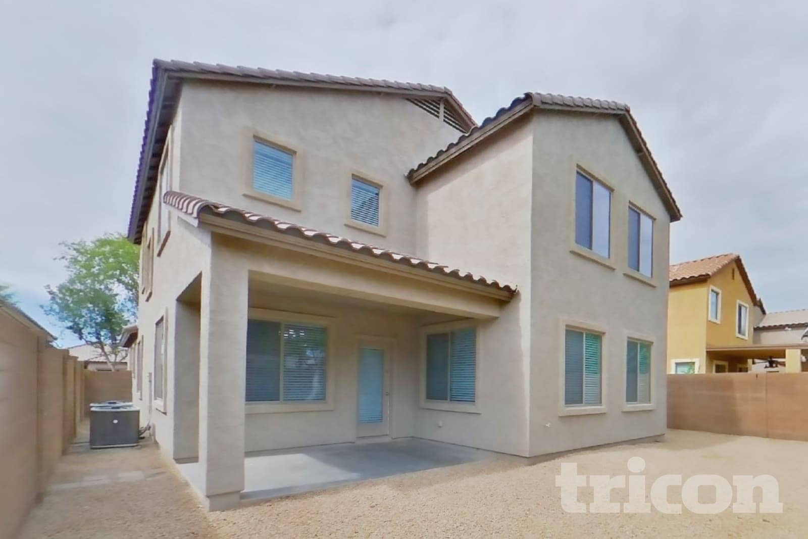 Building Photo - 4930 E Del Rio Dr