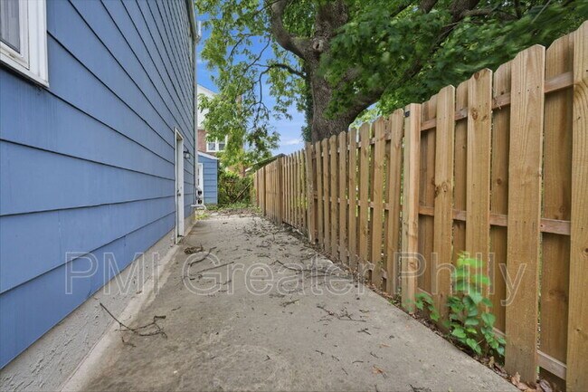 Building Photo - 1523 W Cheltenham Ave