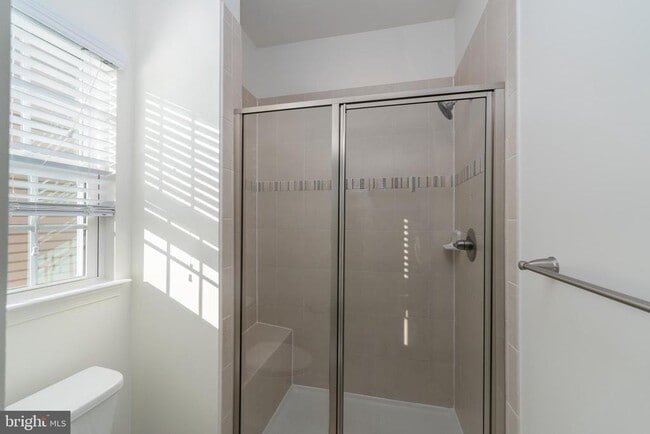 Building Photo - 3223 Clear Spring Dr