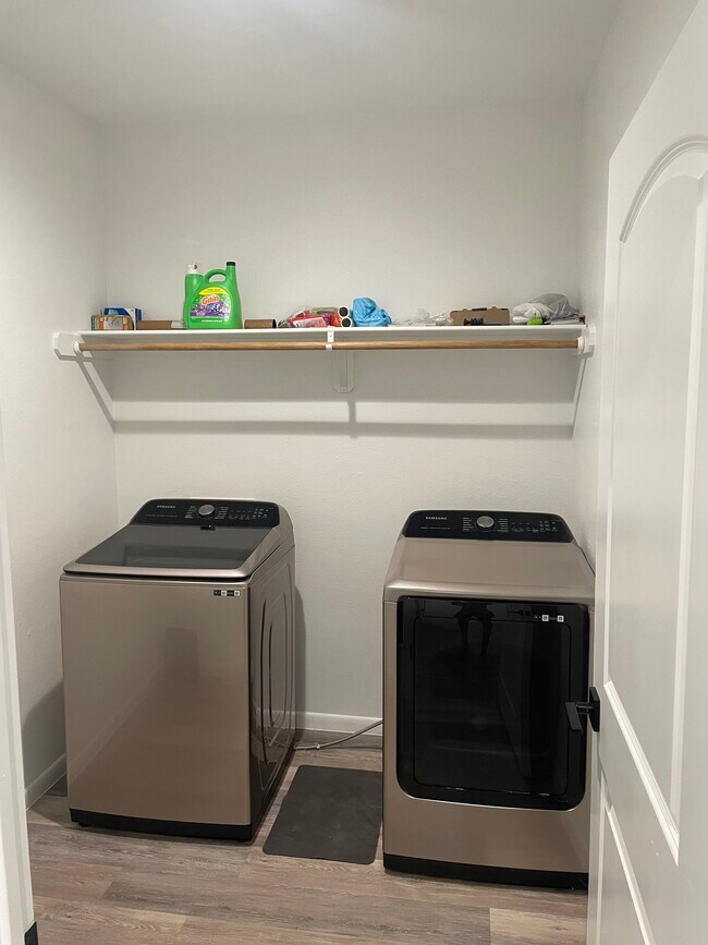 Building Photo - 917 N 16th St