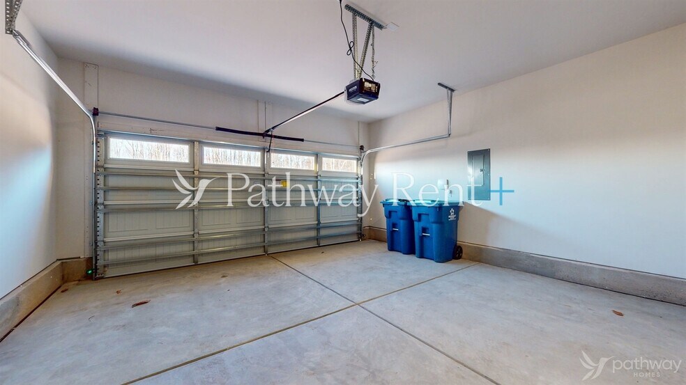 Building Photo - 153 Susannah St