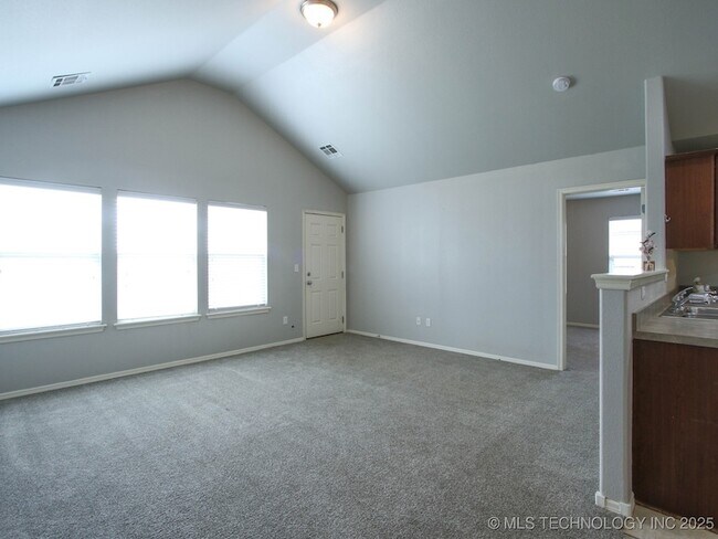 Building Photo - 16052 S 83rd E Ave