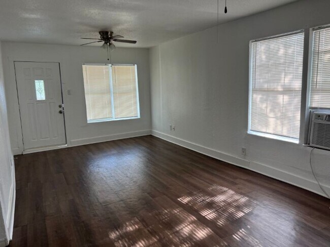 Building Photo - 3631 W Salinas