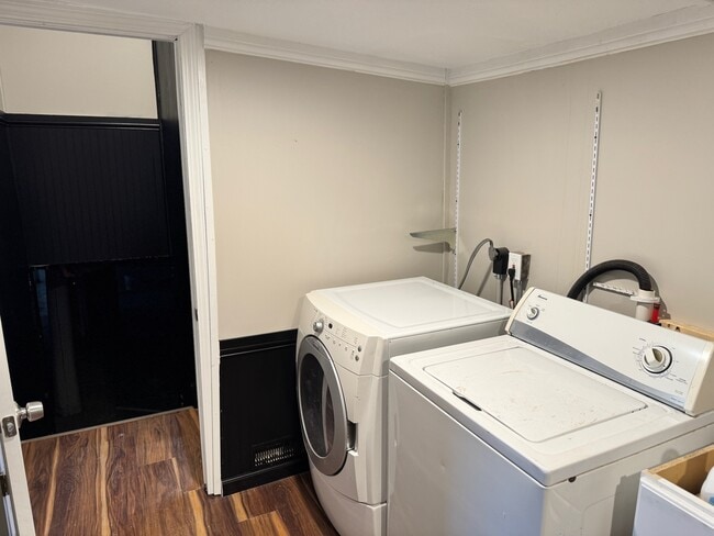 Building Photo - 601 E Indiana St