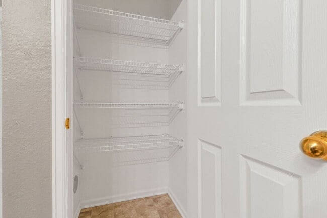 Building Photo - 857 Stagecoach Dr