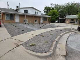 Building Photo - 3224 S Verdant Cir