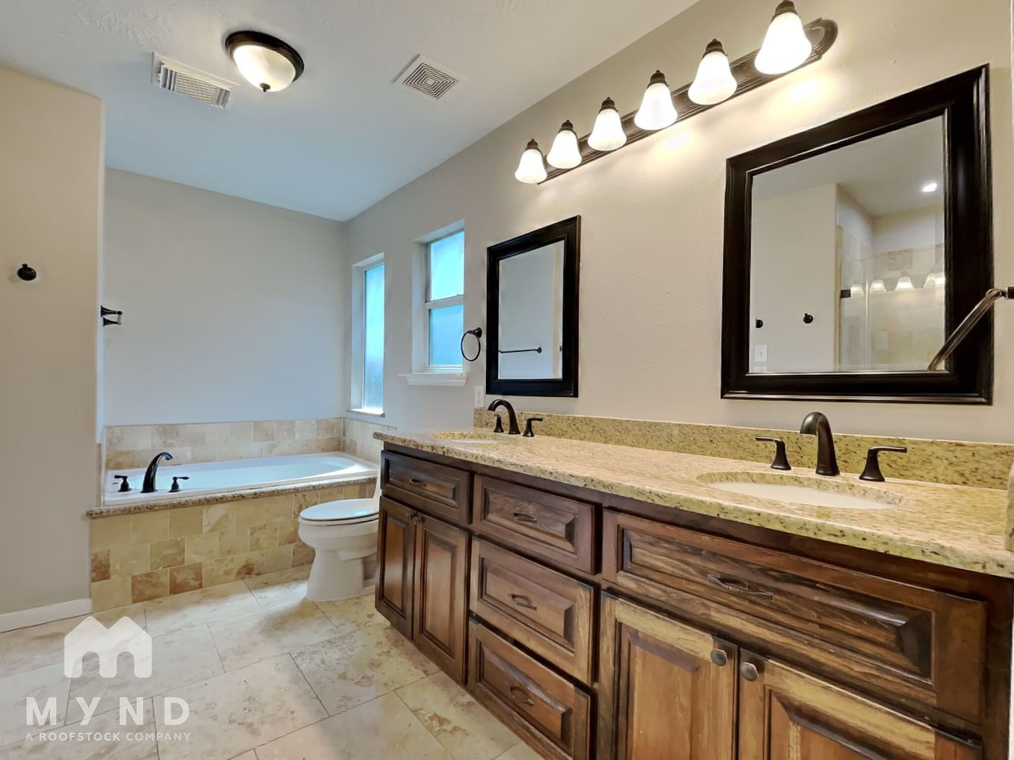 Building Photo - 18421 Sunrise Pines Dr