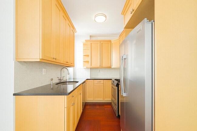 Building Photo - 611 W 137th St