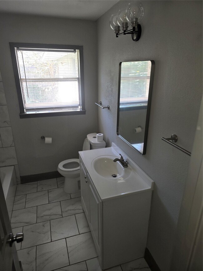 Building Photo - 3308 Sophie Ann Dr