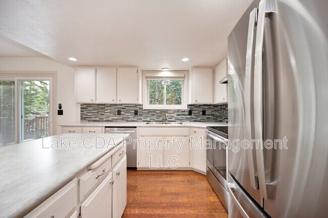 Building Photo - 12616 N Emerald Dr
