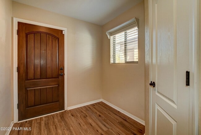 Building Photo - 915 Gail Gardner Way