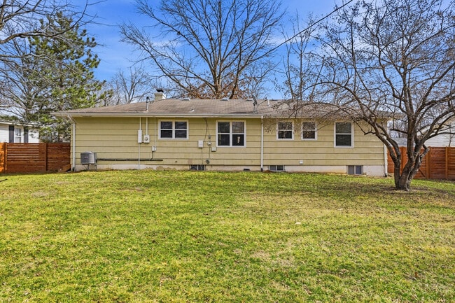 Building Photo - 101 Heather Ln