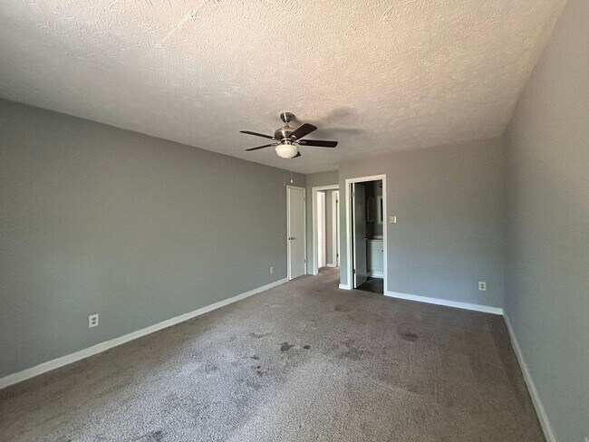 Building Photo - 6466 Kelmscot Ct