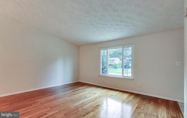 Building Photo - 2320 Ironwood Dr