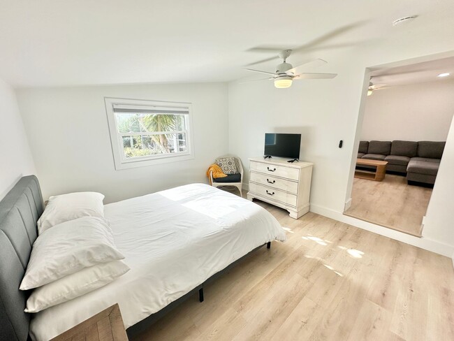 Building Photo - ** BONITA SPRINGS ** 3 BED / 1 BATH - SINGLE FAMILY HOME - NO HOA! - WATERFRONT LOT - ANNUAL RENTAL