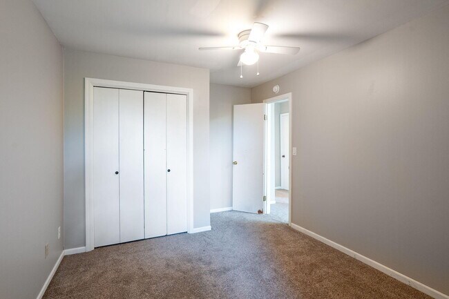 Building Photo - 2200 Bushnell Dr