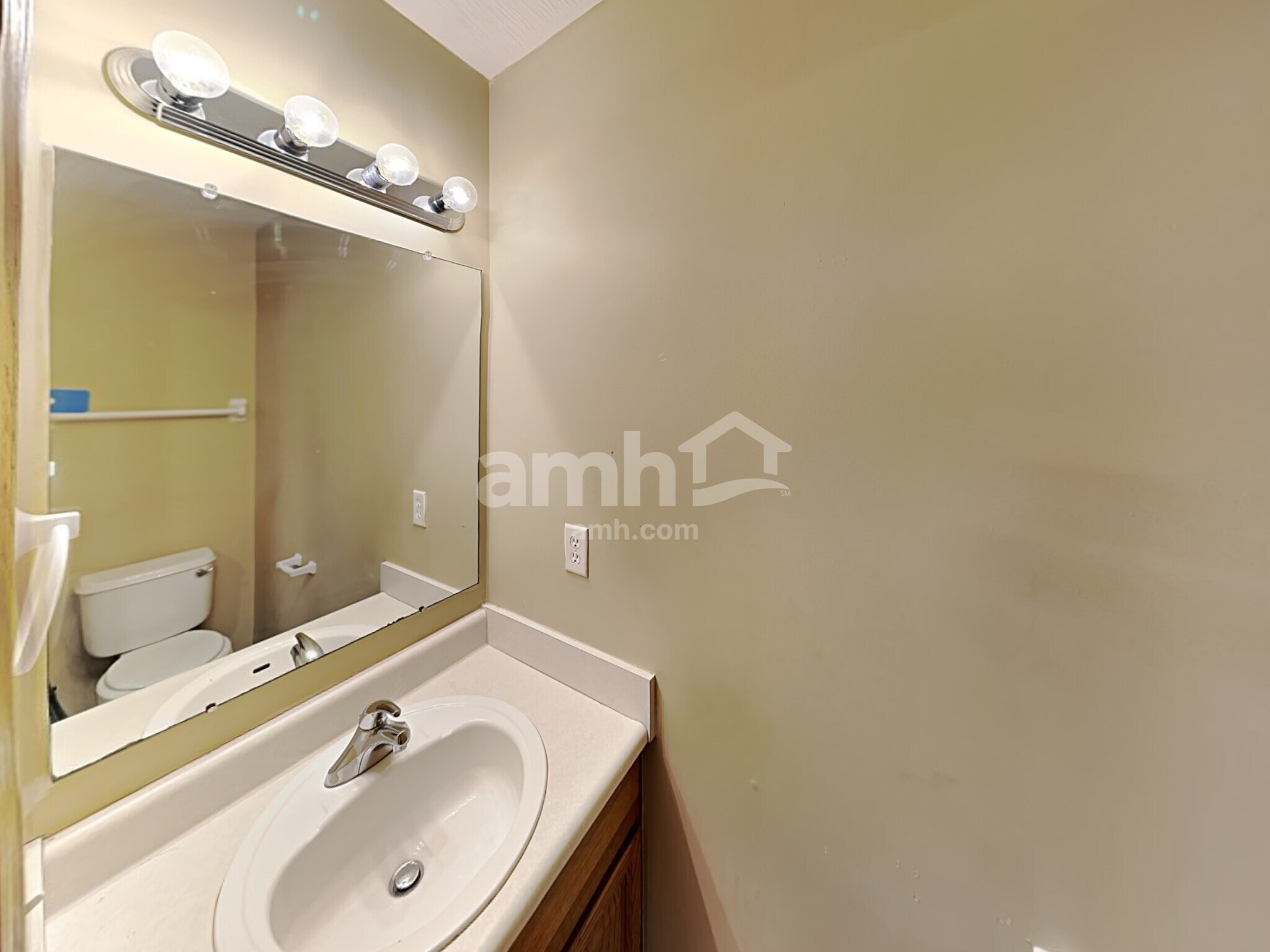 Building Photo - 8023 Crete Ln