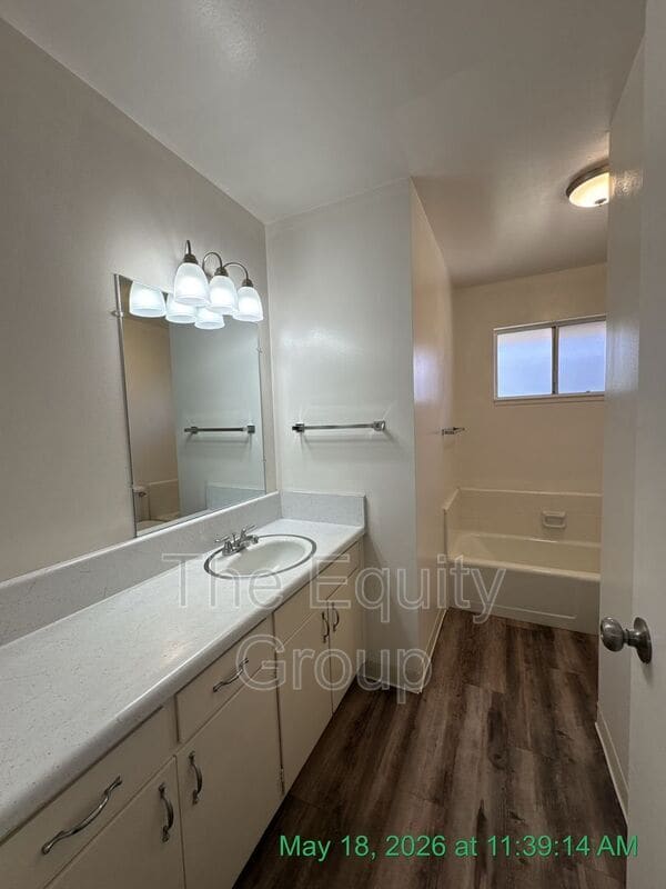 Building Photo - 334 N Westfield St