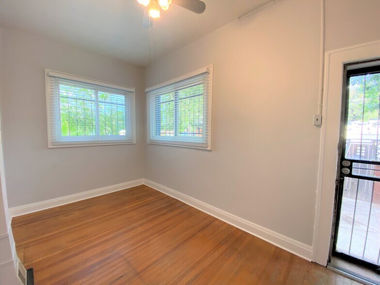 Building Photo - 1440 N Corona St