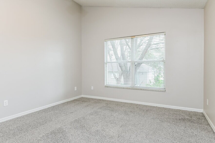 Building Photo - 1140 Stoneham Dr