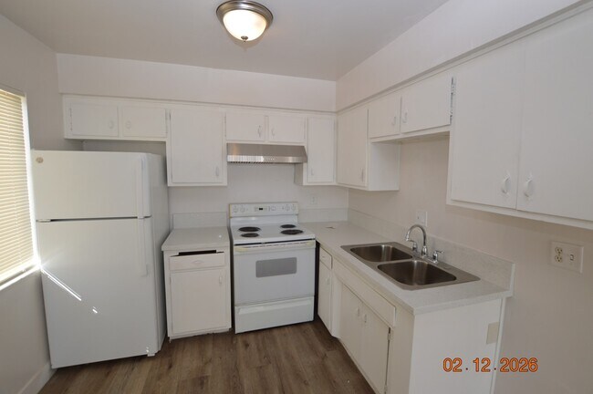 Building Photo - 1458 Sombrero Dr