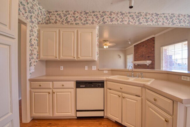 Building Photo - 15501 Arbuckle Heights