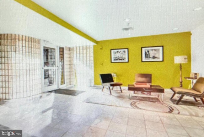 Building Photo - 123 W Barre St