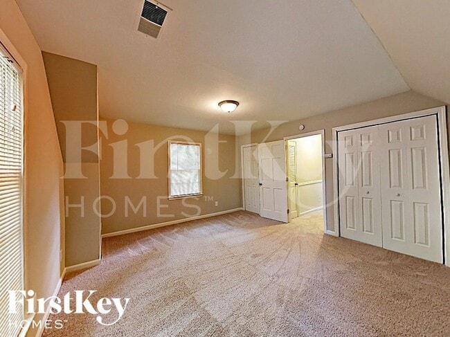 Building Photo - 2765 Rock Creek Dr