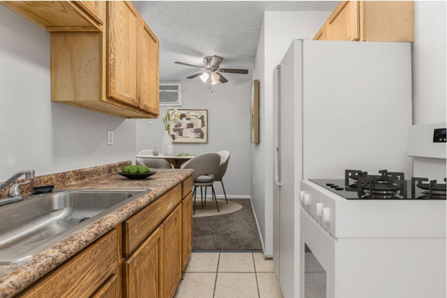 Building Photo - Recently renovated 1-bedroom suite