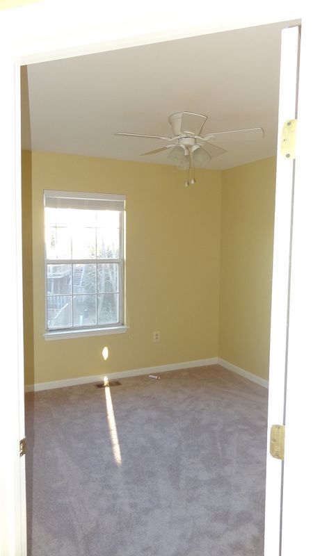 Building Photo - 2427 Clover Field Cir