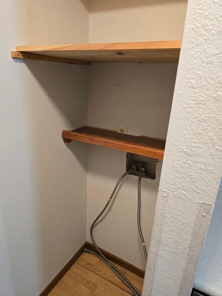 Building Photo - 519 Green St