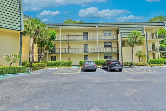 Building Photo - 9091 Lime Bay Blvd
