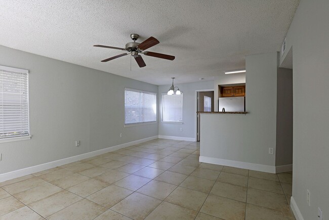 Building Photo - Venetian Palms 12670-2203