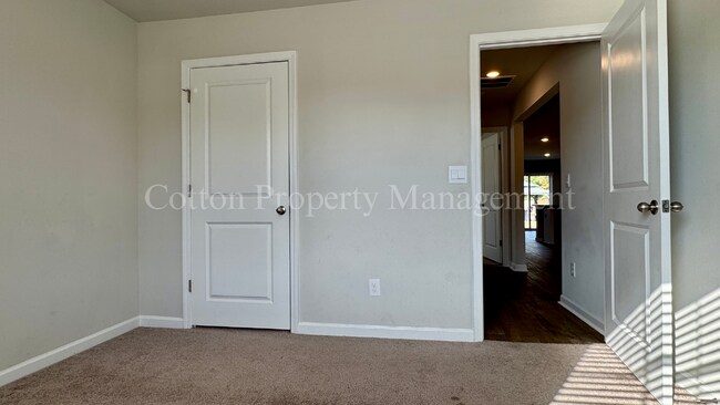 Building Photo - 1114 Forest Glen Dr