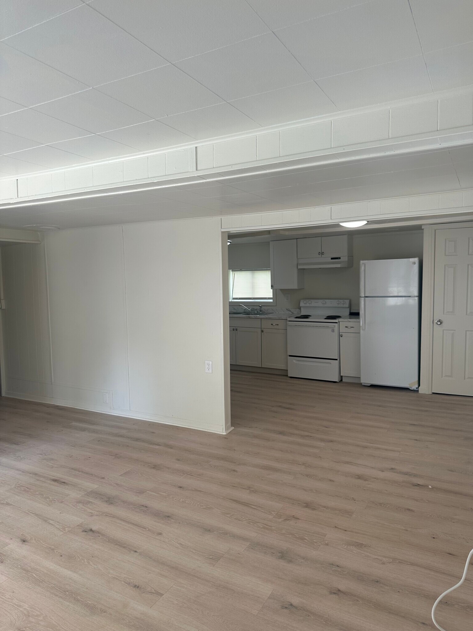 Building Photo - 327 Landau Dr