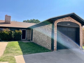 Building Photo - 610 N Elkhart Ave