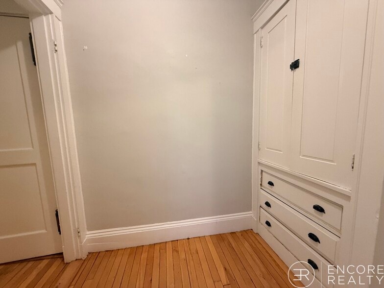 Building Photo - 11 Story St