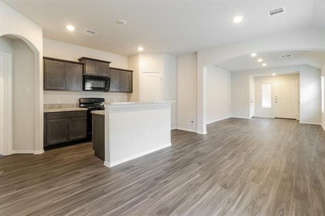 Building Photo - 1410 Matthew Dr