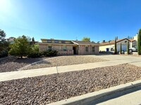 Building Photo - West El Paso 3 bed refrig A/C Home with Mountain Views!